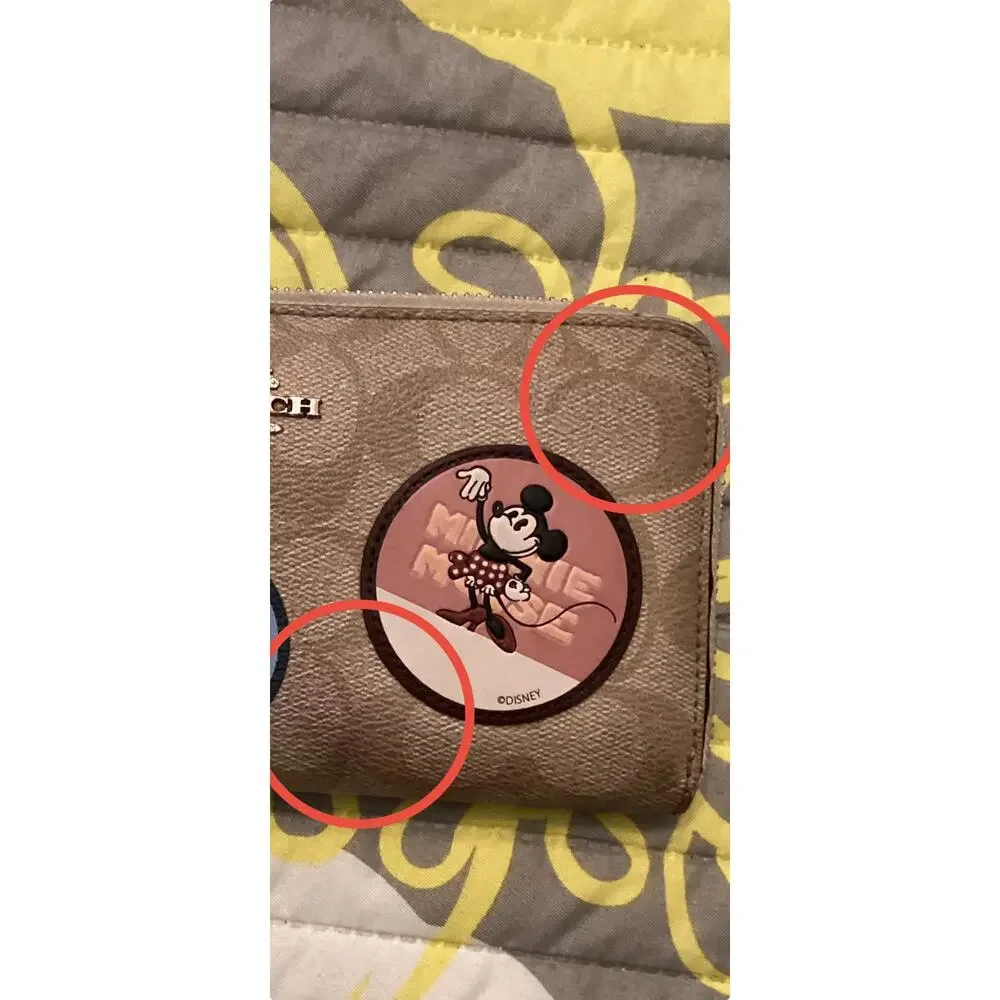 Limited Edition Disney x Coach Accordion Zip Wallet Minnie Mouse Patches F29380